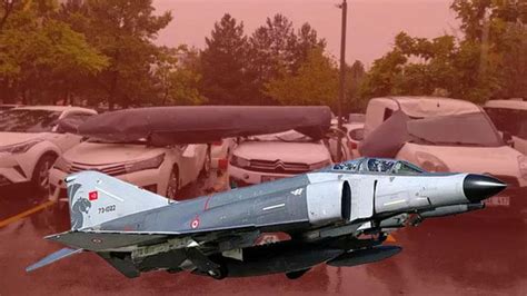 Ankara’da F-4 savaş uçağının parçası TPAO otoparkına düştü